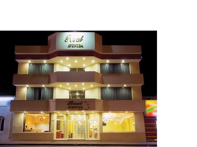 Real Avenida Hotel 图斯特拉古铁雷斯 外观 照片