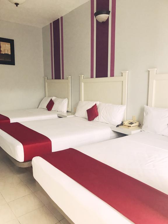 Real Avenida Hotel 图斯特拉古铁雷斯 外观 照片